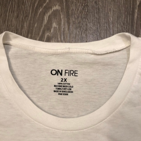 On‎ Fire Queens Friends White Tee Cropped Size 2XL​ - Picture 4 of 5